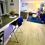 Casa Anthony - Stylish, Fun Apartment Located In The Heart Of Hollywood